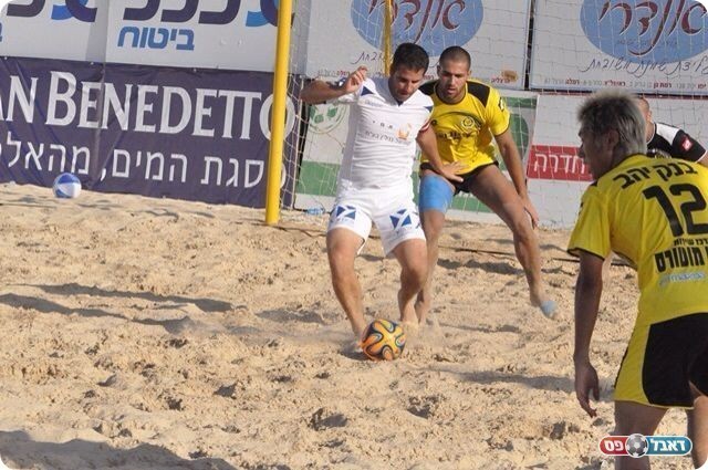 החמיץ פנדל בפתיחת המשחק אורן יחזקאל(צילום:חאדר אניס)